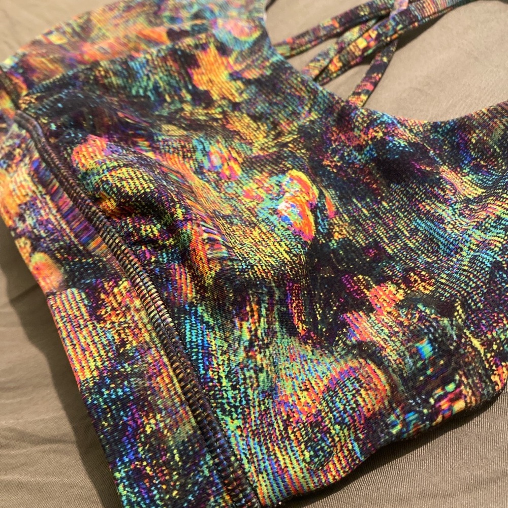 Lululemon sports bra